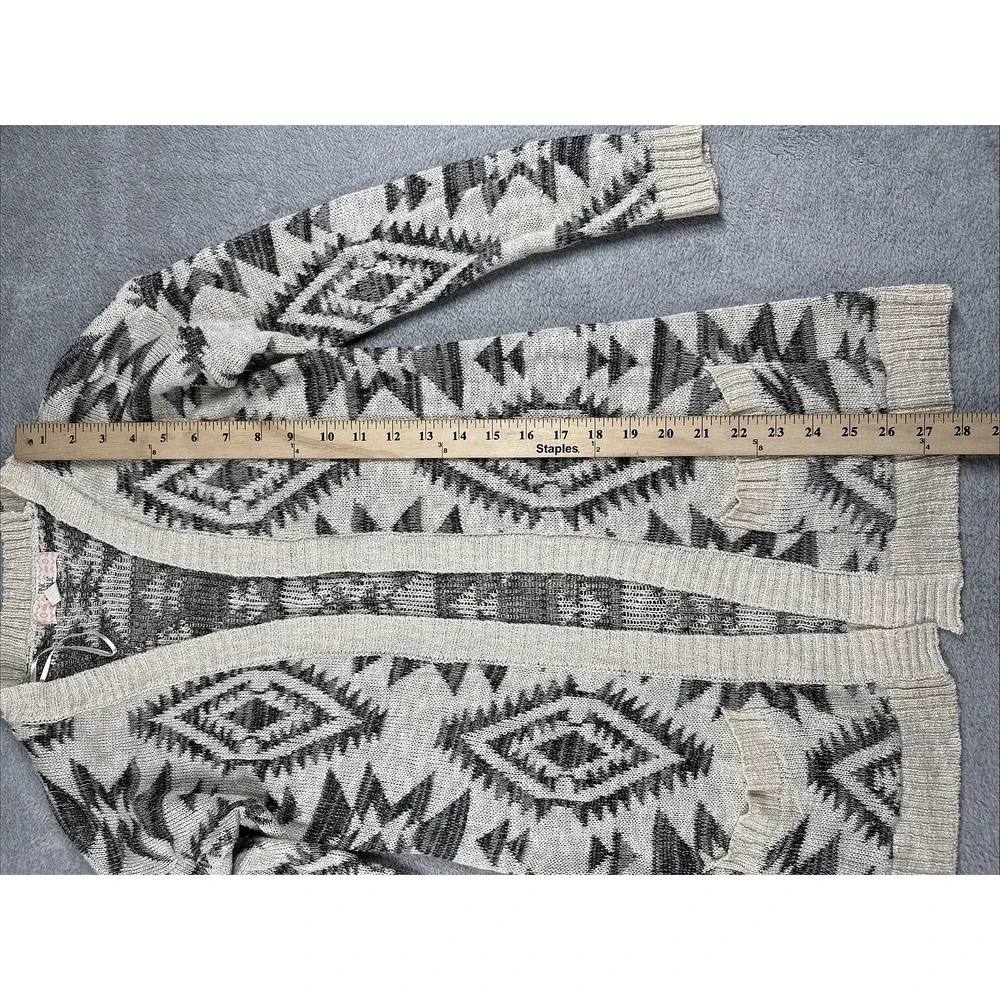 Pink Republic Junior's Tribal Print Knit Cardigan Cream/Black Size Large‎